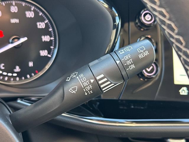 Used 2023 Buick Envision Avenir image 24