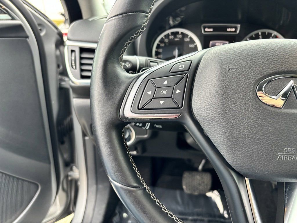 Used 2018 INFINITI QX30 Premium w/ Technology Package image 7