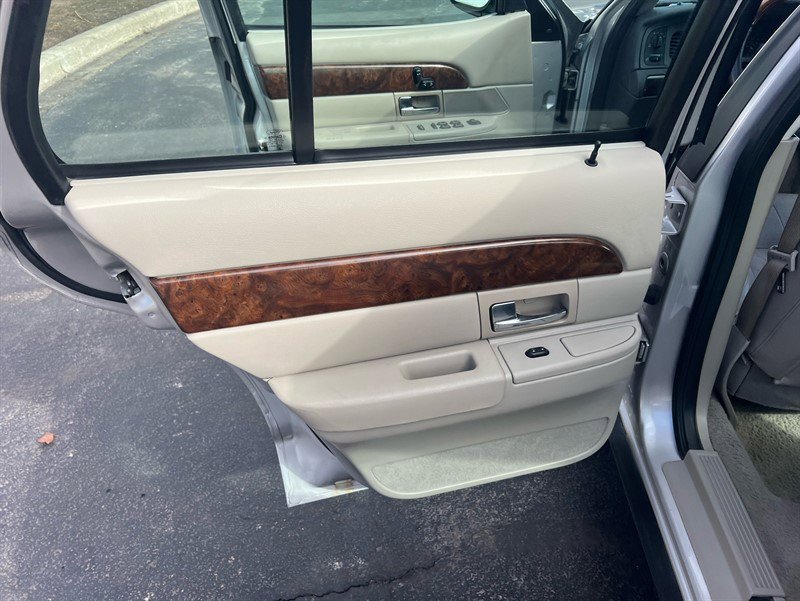 Used 2007 Mercury Grand Marquis LS image 39