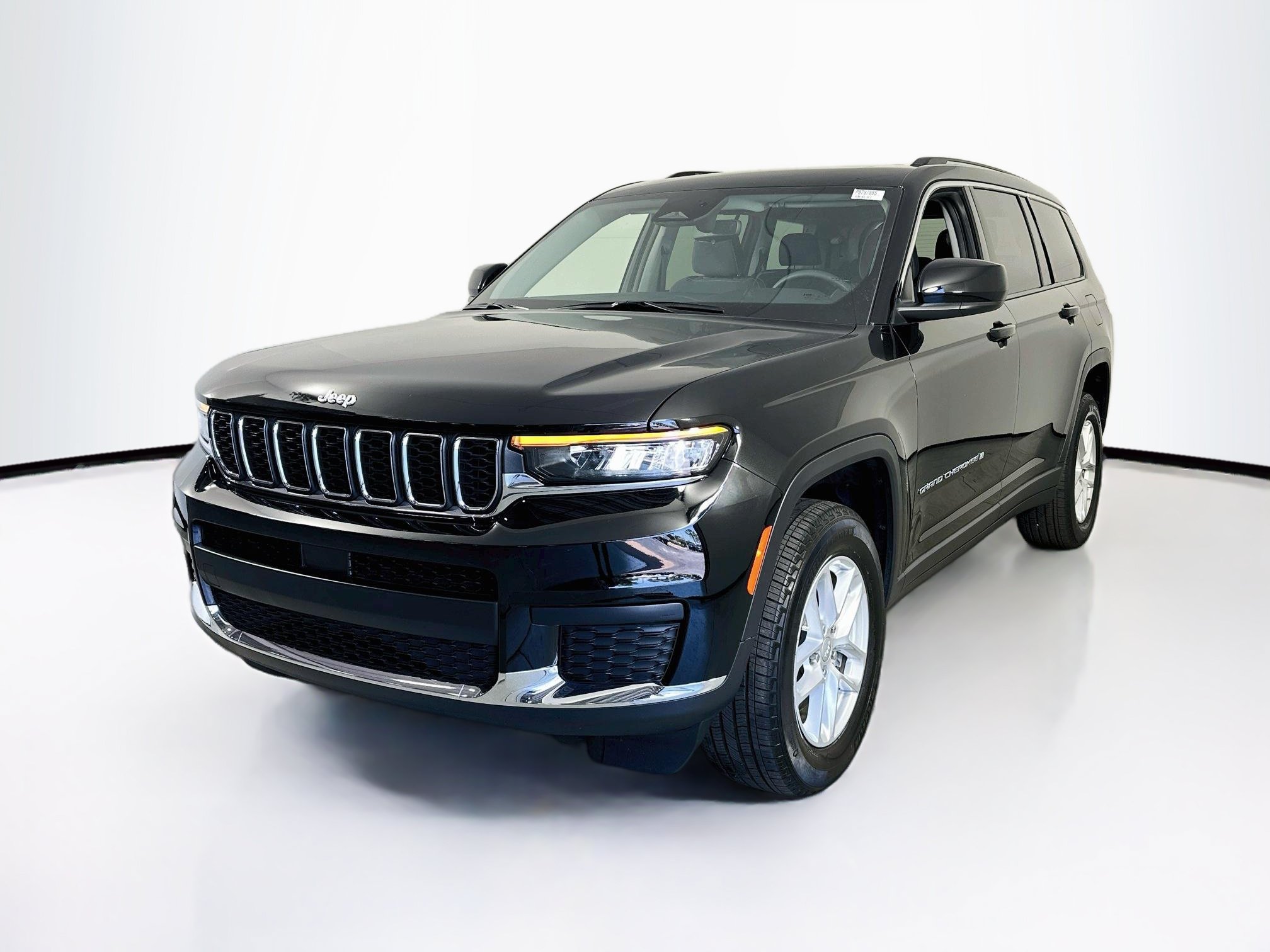 Used 2023 Jeep Grand Cherokee L Laredo w/ Luxury Tech Group I RWD image 1