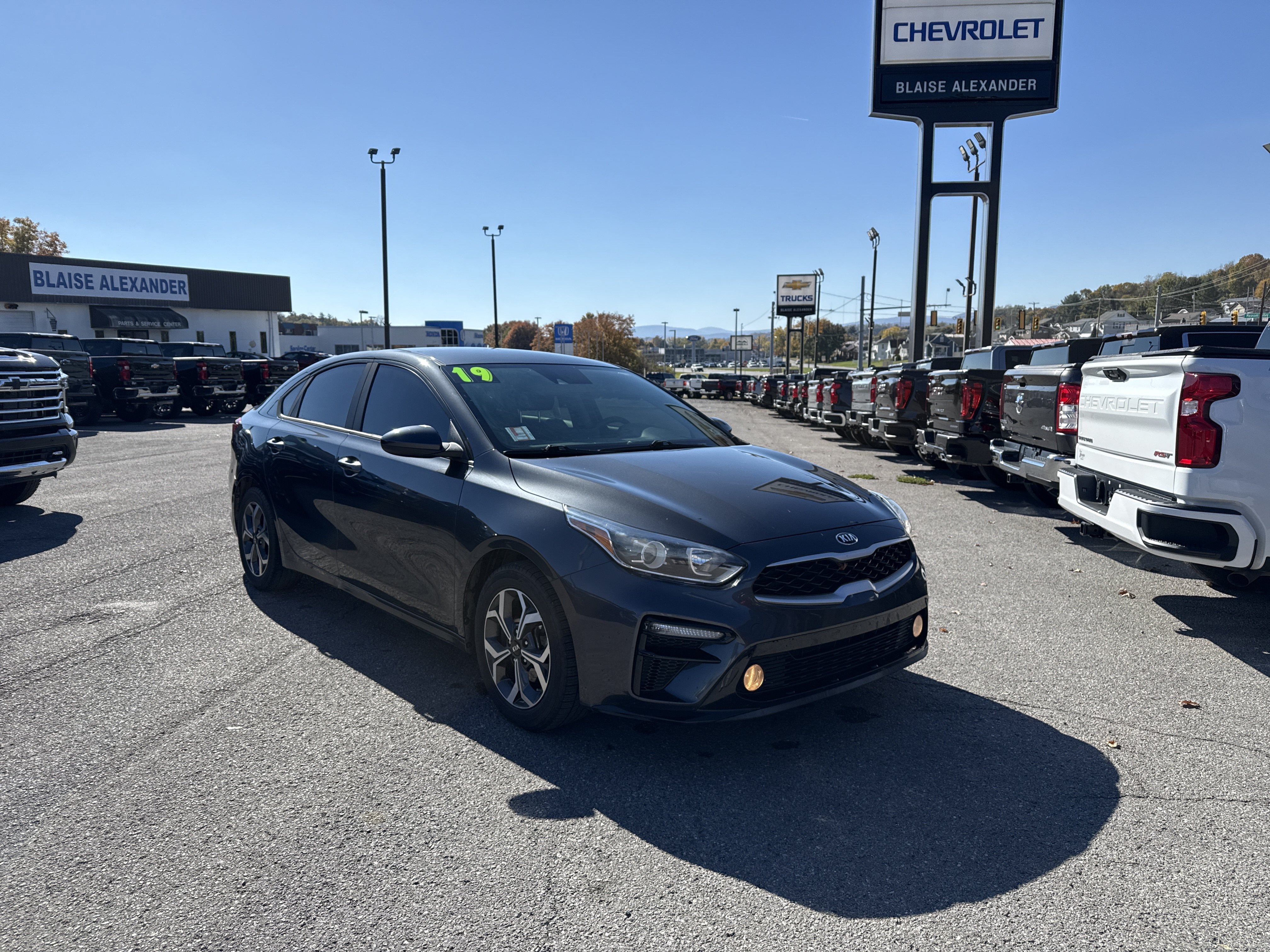 Used 2019 Kia Forte LXS FWD image 1