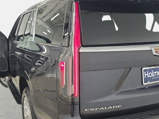 Used 2022 Cadillac Escalade Premium Luxury image 34