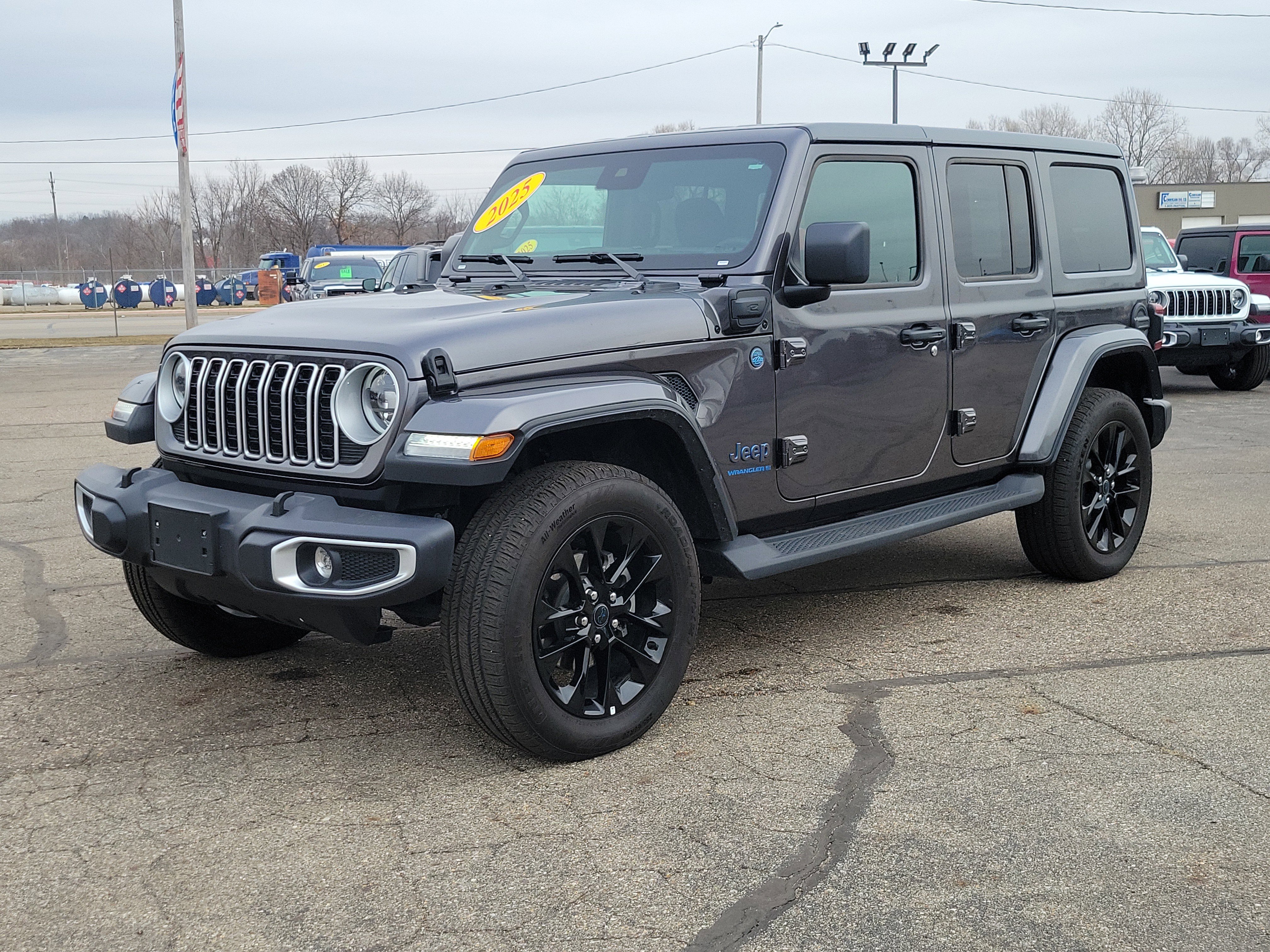 Used 2025 Jeep Wrangler Unlimited Sahara image 2
