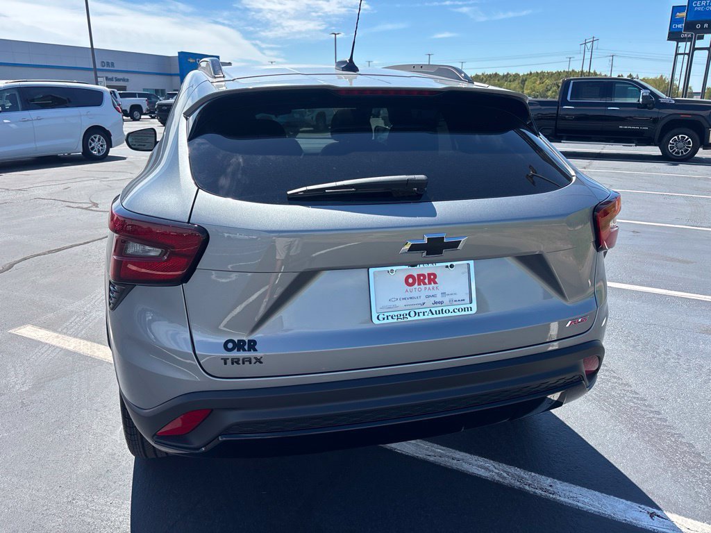 New 2026 Chevrolet Trax RS w/ Sunroof Package FWD image 5
