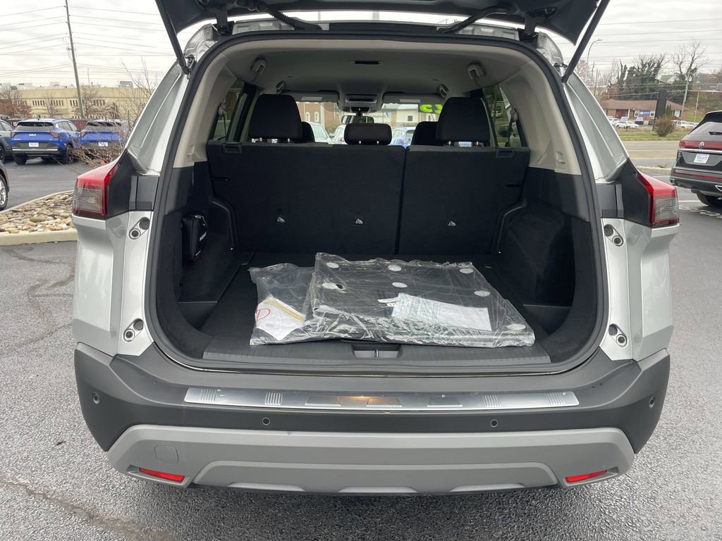 Used 2023 Nissan Rogue SV image 34