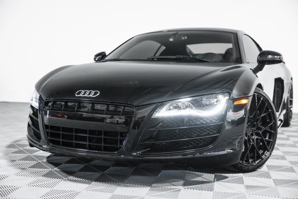 Used 2012 Audi R8 V10 w/ Enhanced Leather Pkg image 9