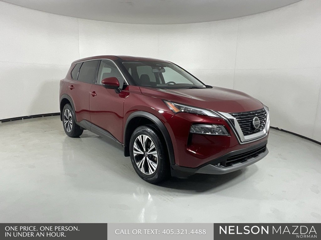 Used 2021 Nissan Rogue SV image 1
