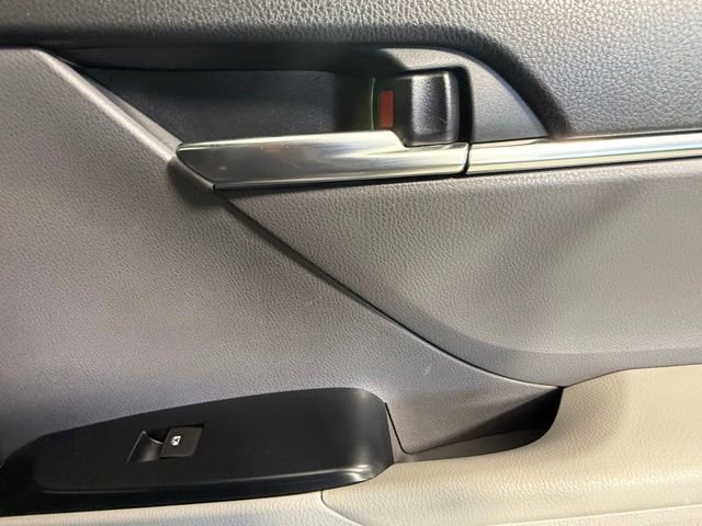 Used 2018 Toyota Camry LE FWD image 26