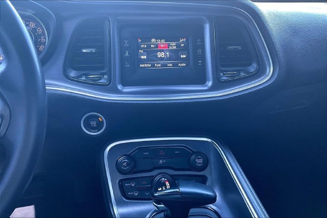 Used 2015 Dodge Challenger SXT RWD image 28