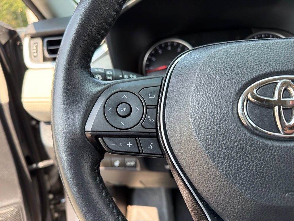 Used 2020 Toyota RAV4 XLE Premium AWD/4WD image 16