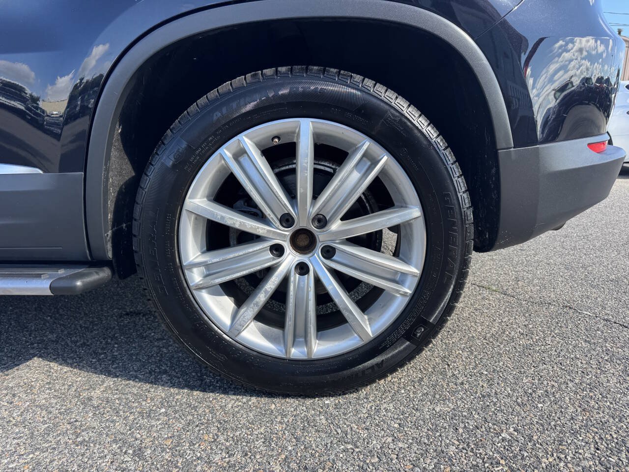 Used 2014 Volkswagen Tiguan SEL AWD/4WD image 6