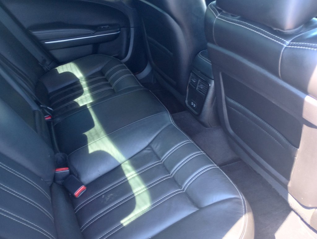 Used 2018 Chrysler 300 S w/ 300S Premium Group RWD image 12
