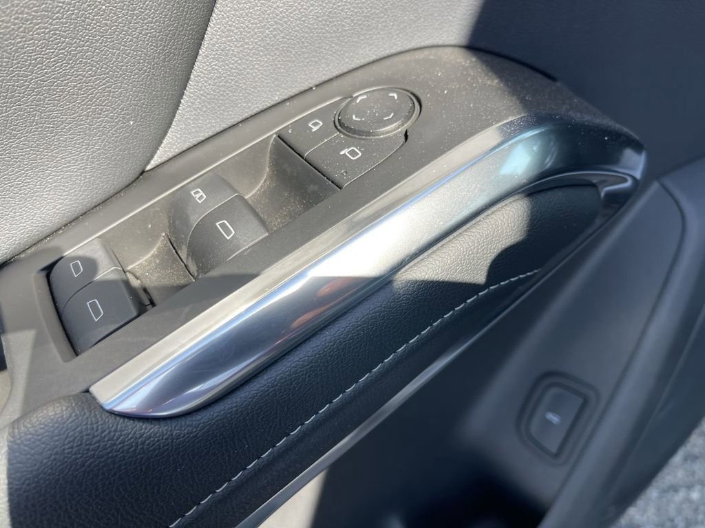 Used 2025 Chevrolet Traverse LT image 13