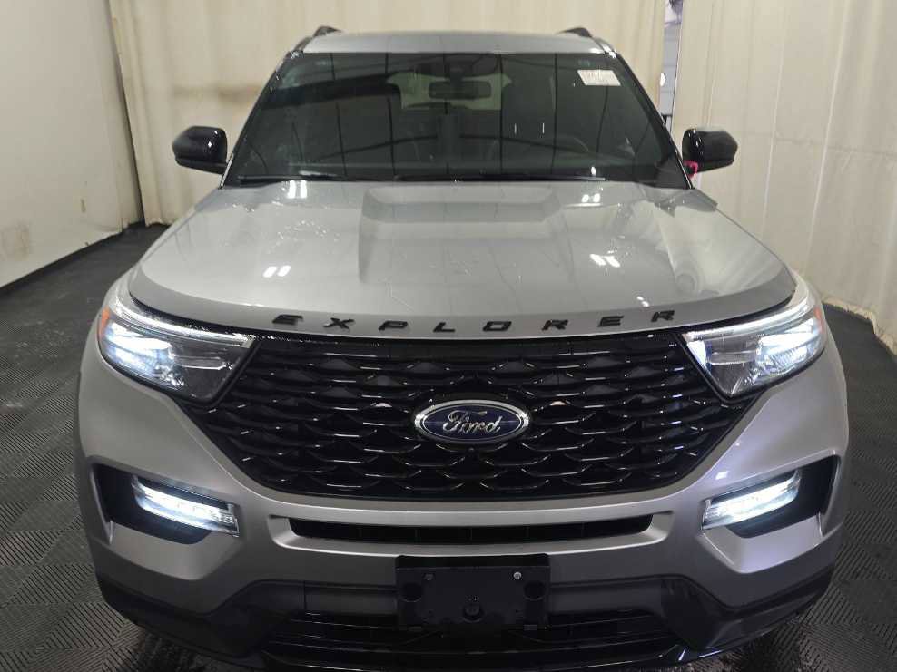 Used 2024 Ford Explorer ST-Line w/ Class IV Trailer Tow Package image 3