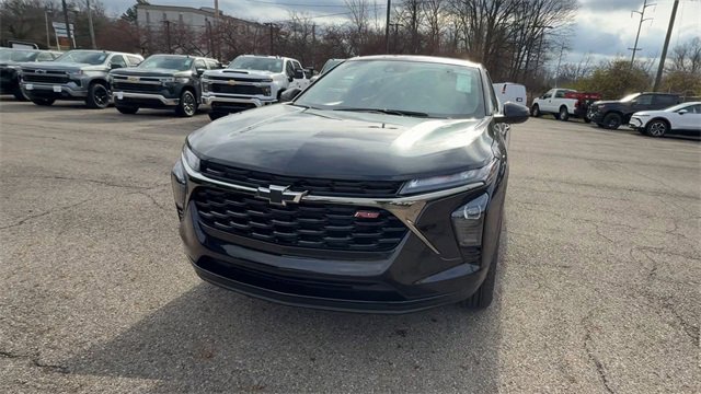 New 2026 Chevrolet Trax RS image 3