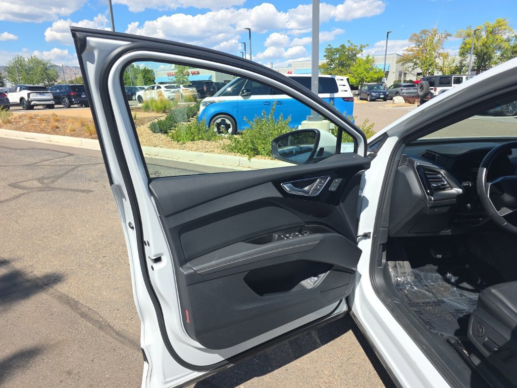 Used 2024 Audi Q4 e-tron Premium Plus w/ Premium Plus AWD/4WD image 9