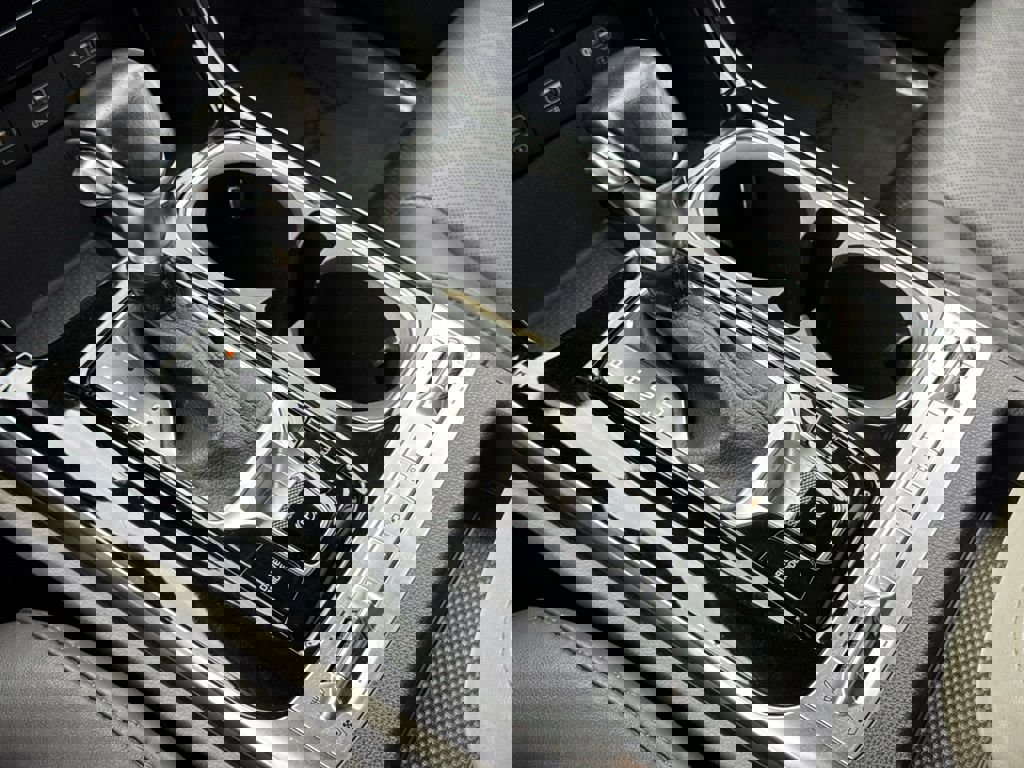 Used 2022 Kia Carnival SX image 40