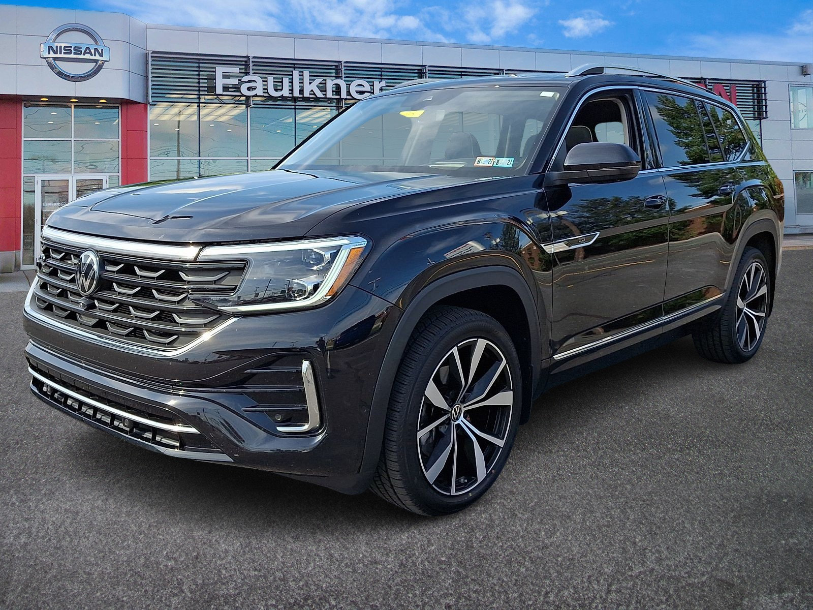 Used 2024 Volkswagen Atlas SEL Premium R-Line AWD/4WD image 3