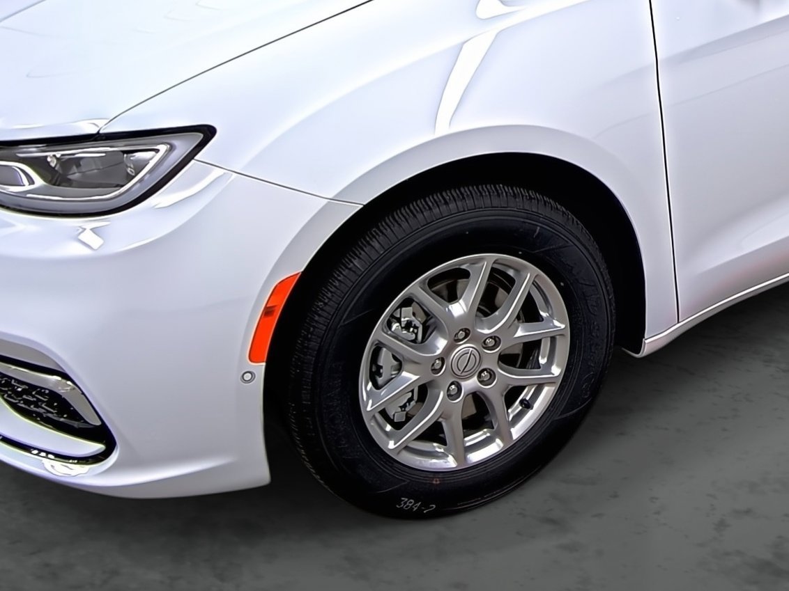 New 2026 Chrysler Pacifica Select FWD image 7