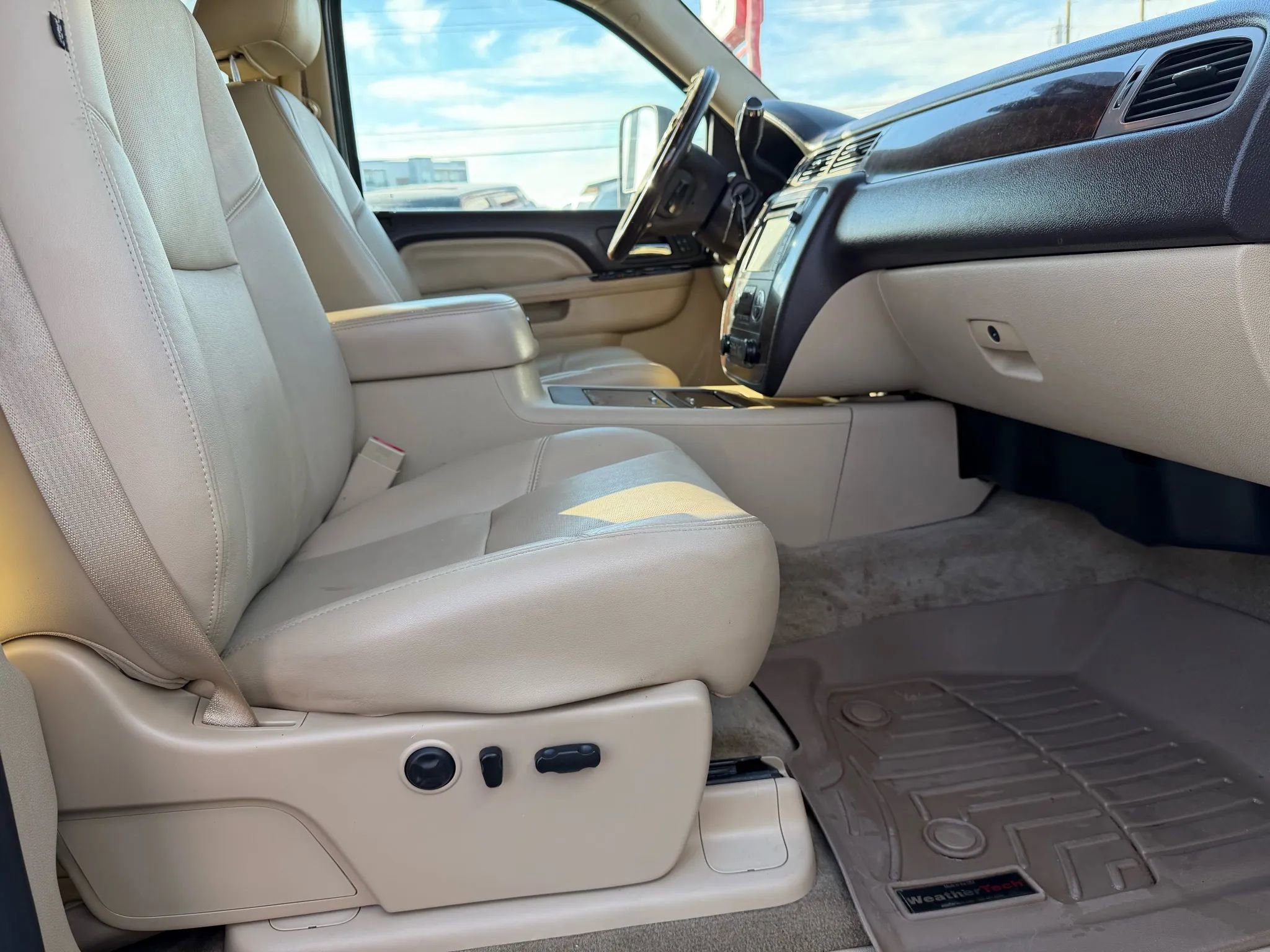 Used 2013 GMC Sierra 2500 Denali w/ Suspension Package, Off-Road image 16