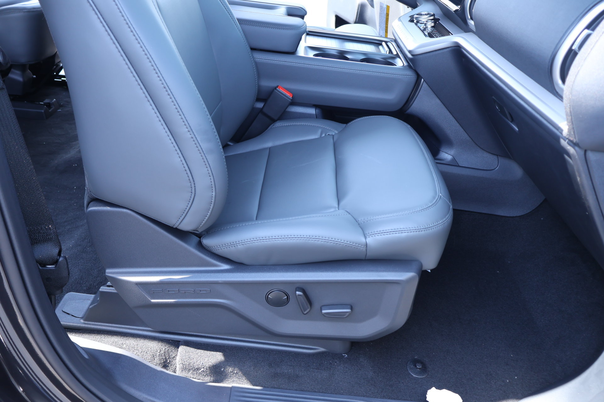 New 2027 Ford Expedition Active AWD/4WD image 15