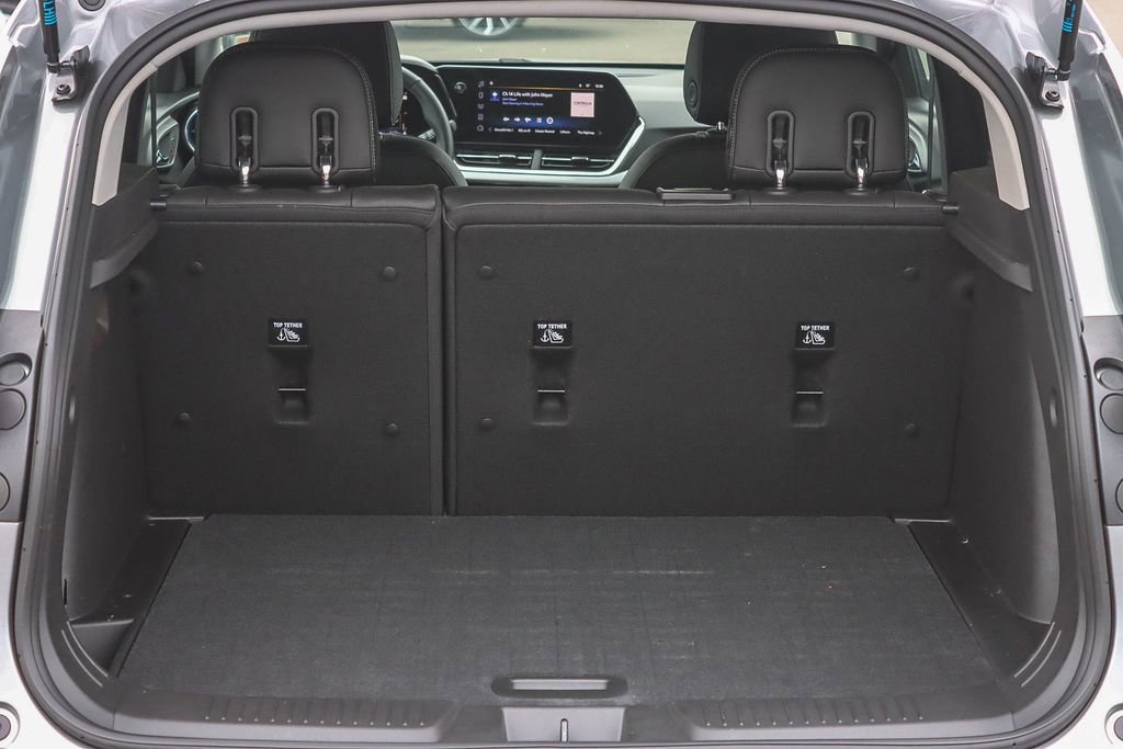 Used 2025 Chevrolet Trax LT w/ LT Convenience Package image 25