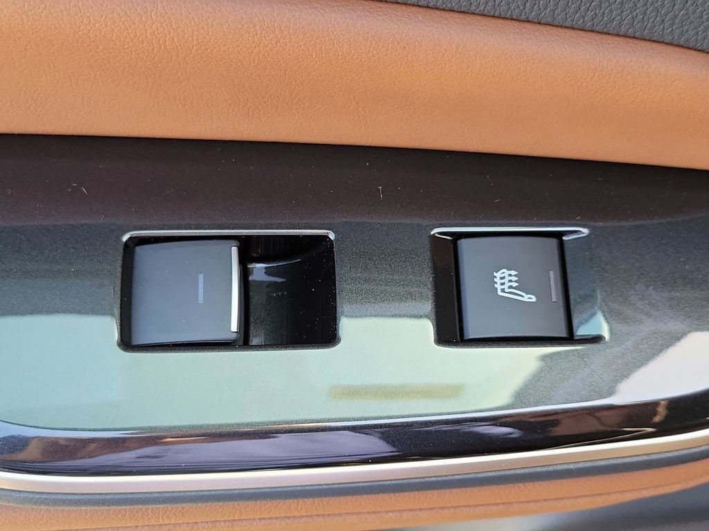 New 2026 Toyota Crown Signia AWD/4WD image 18