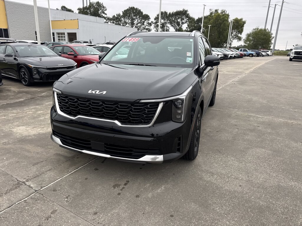 Certified 2025 Kia Sorento S w/ Panoramic Sunroof Package image 5