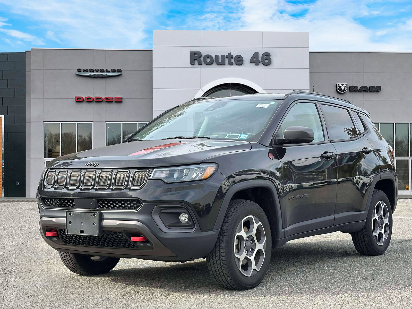 Used 2022 Jeep Compass Trailhawk w/ Trailhawk Convenience Group image 2