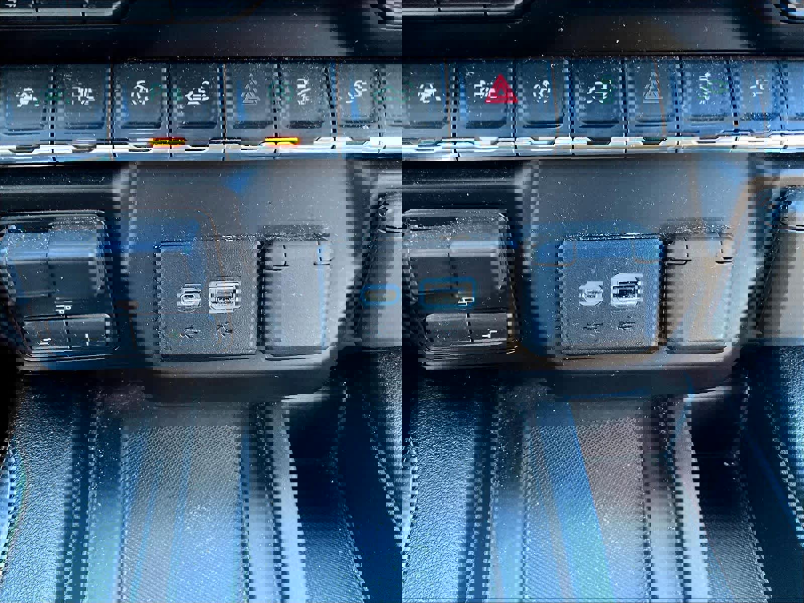 Used 2020 GMC Sierra 1500 AT4 w/ AT4 Premium Package image 27