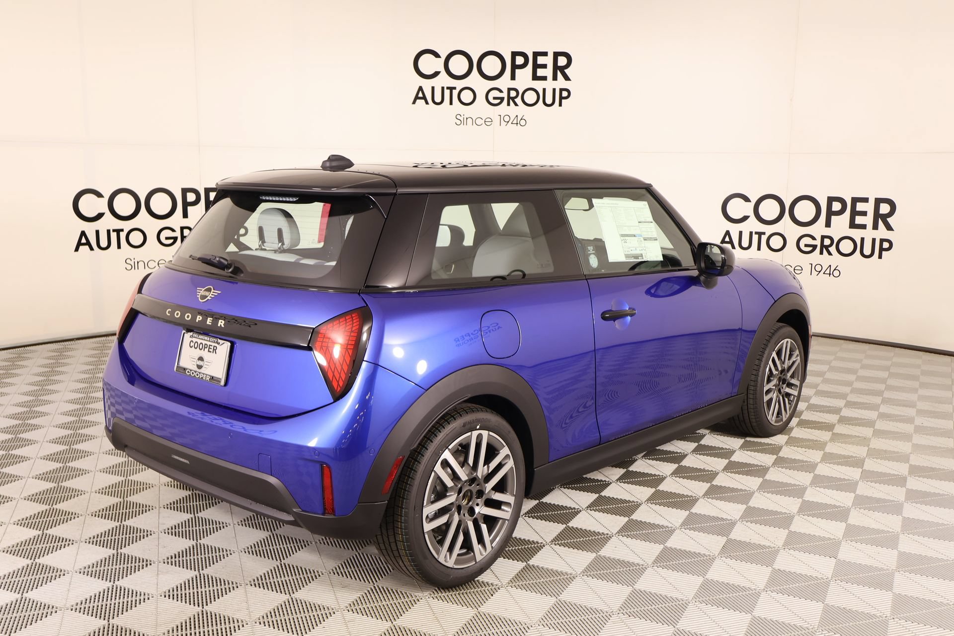 New 2026 MINI Cooper 2-Door Hardtop FWD image 19