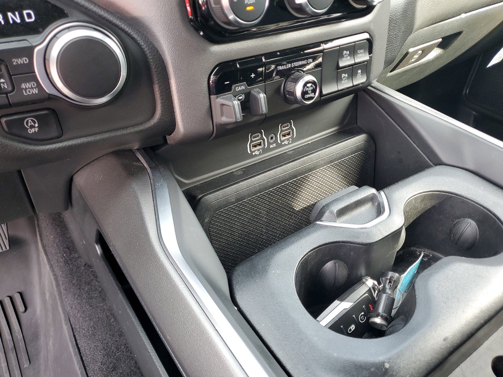 Certified 2025 RAM 1500 Big Horn image 24