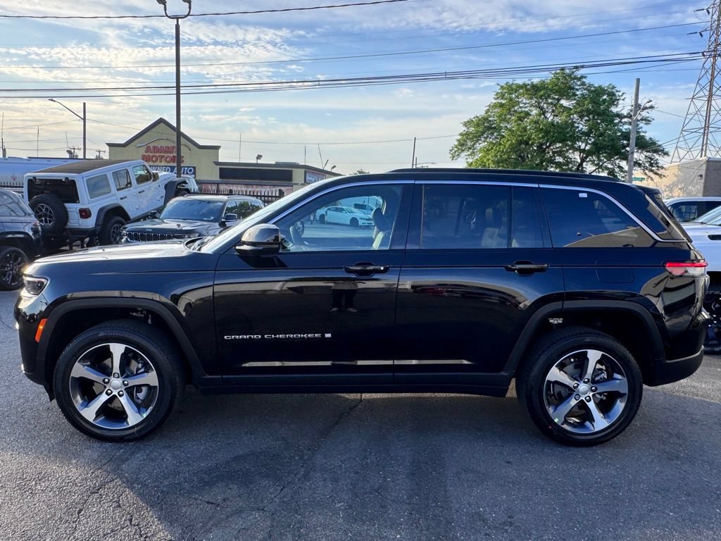 New 2026 Jeep Grand Cherokee Limited AWD/4WD image 4