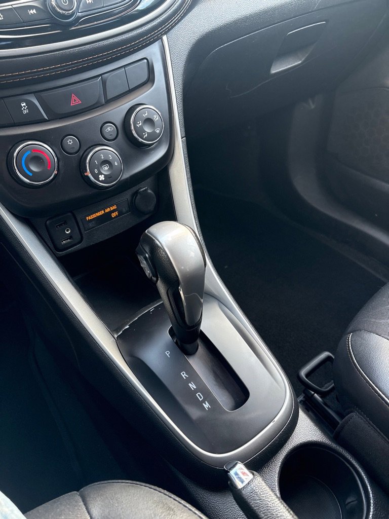 Used 2021 Chevrolet Trax LT FWD image 18