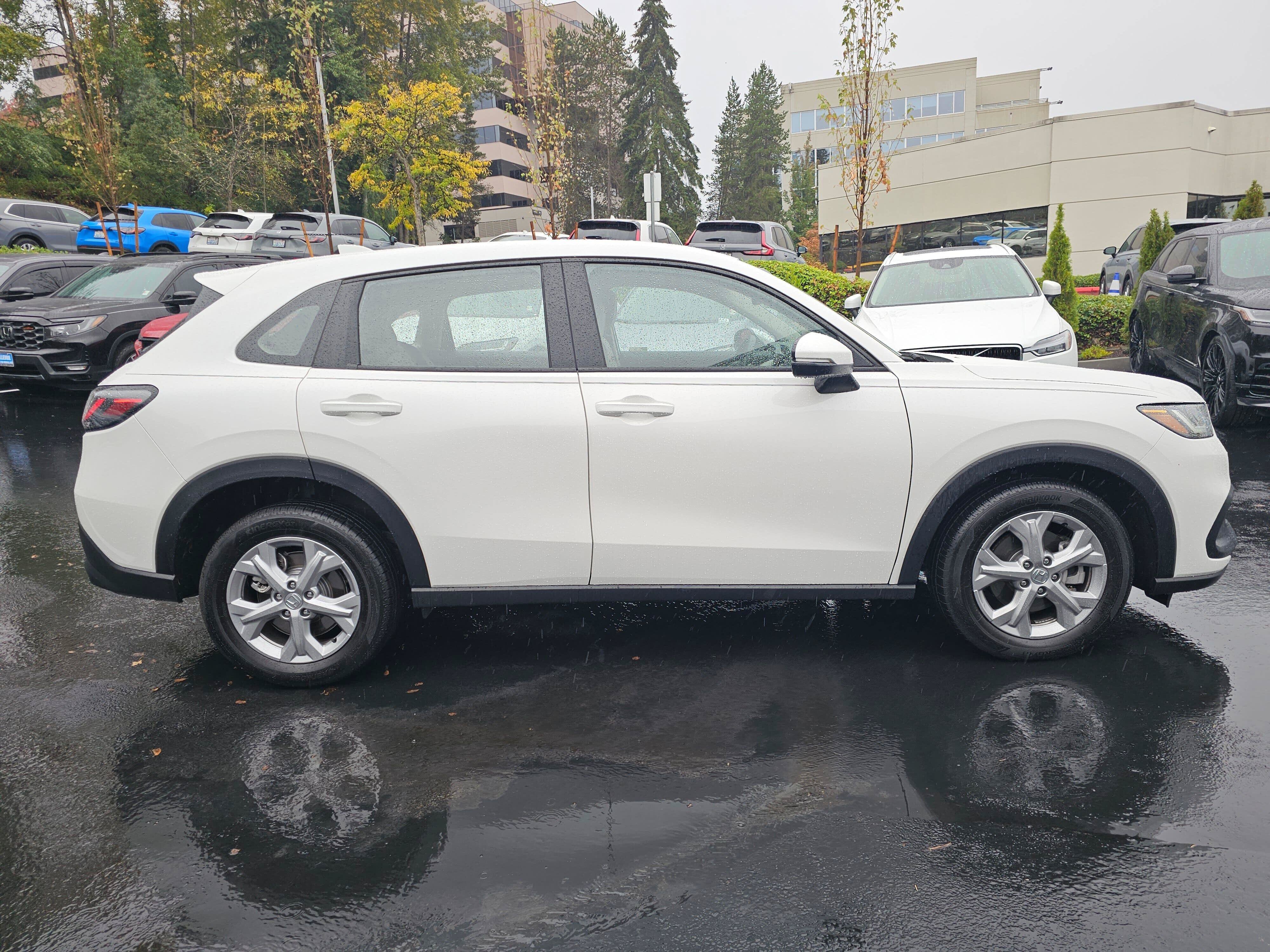 Certified 2025 Honda HR-V LX image 8