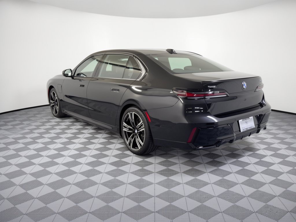 Certified 2025 BMW 750e xDrive AWD/4WD image 3