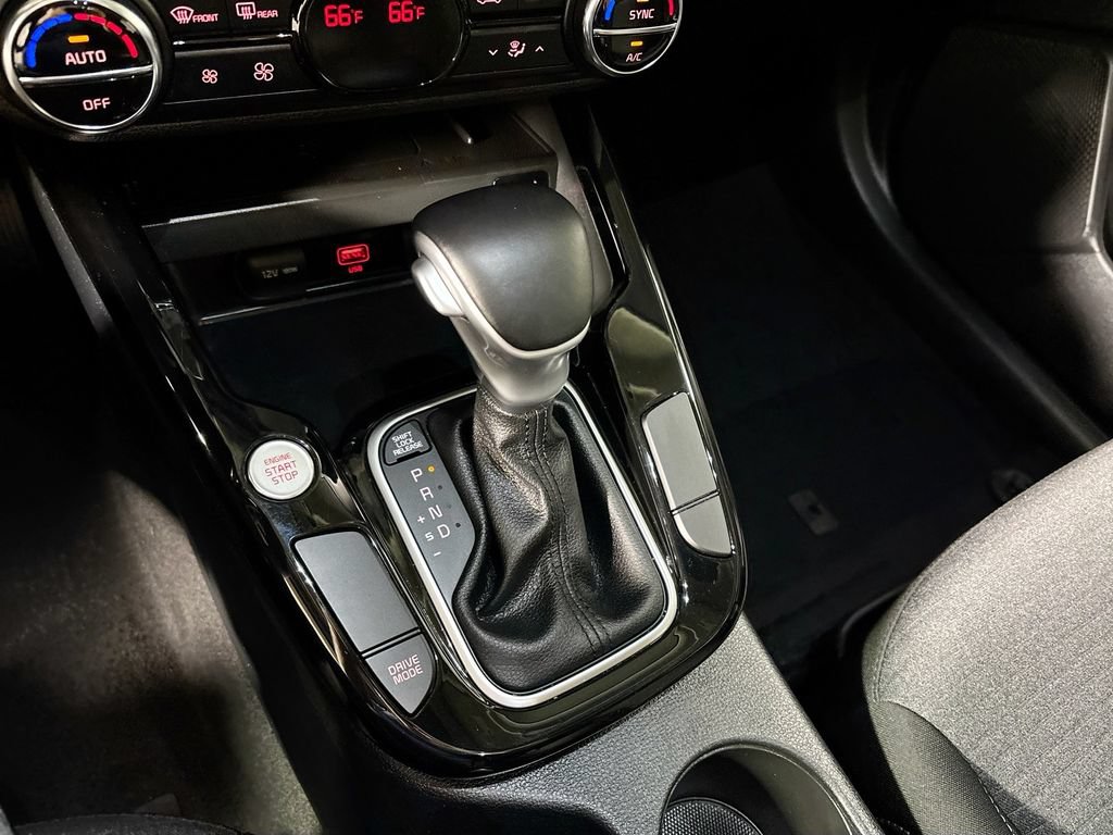 Certified 2022 Kia Soul GT-Line FWD image 19