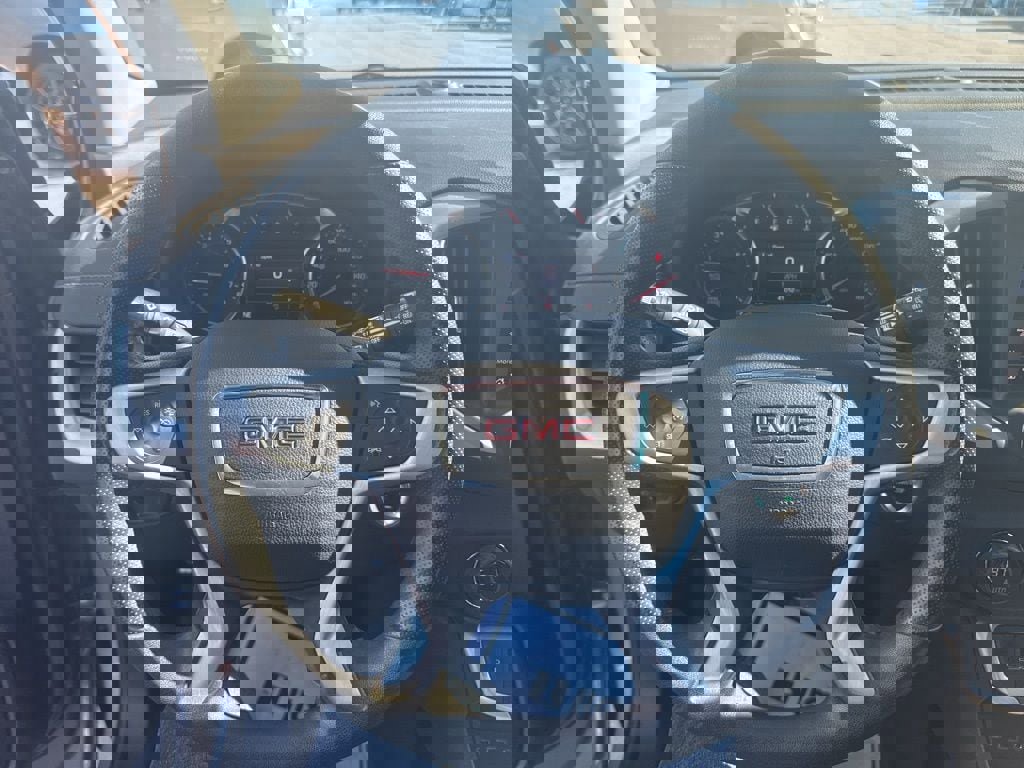 Used 2023 GMC Terrain SLE w/ Driver Convenience Package image 16