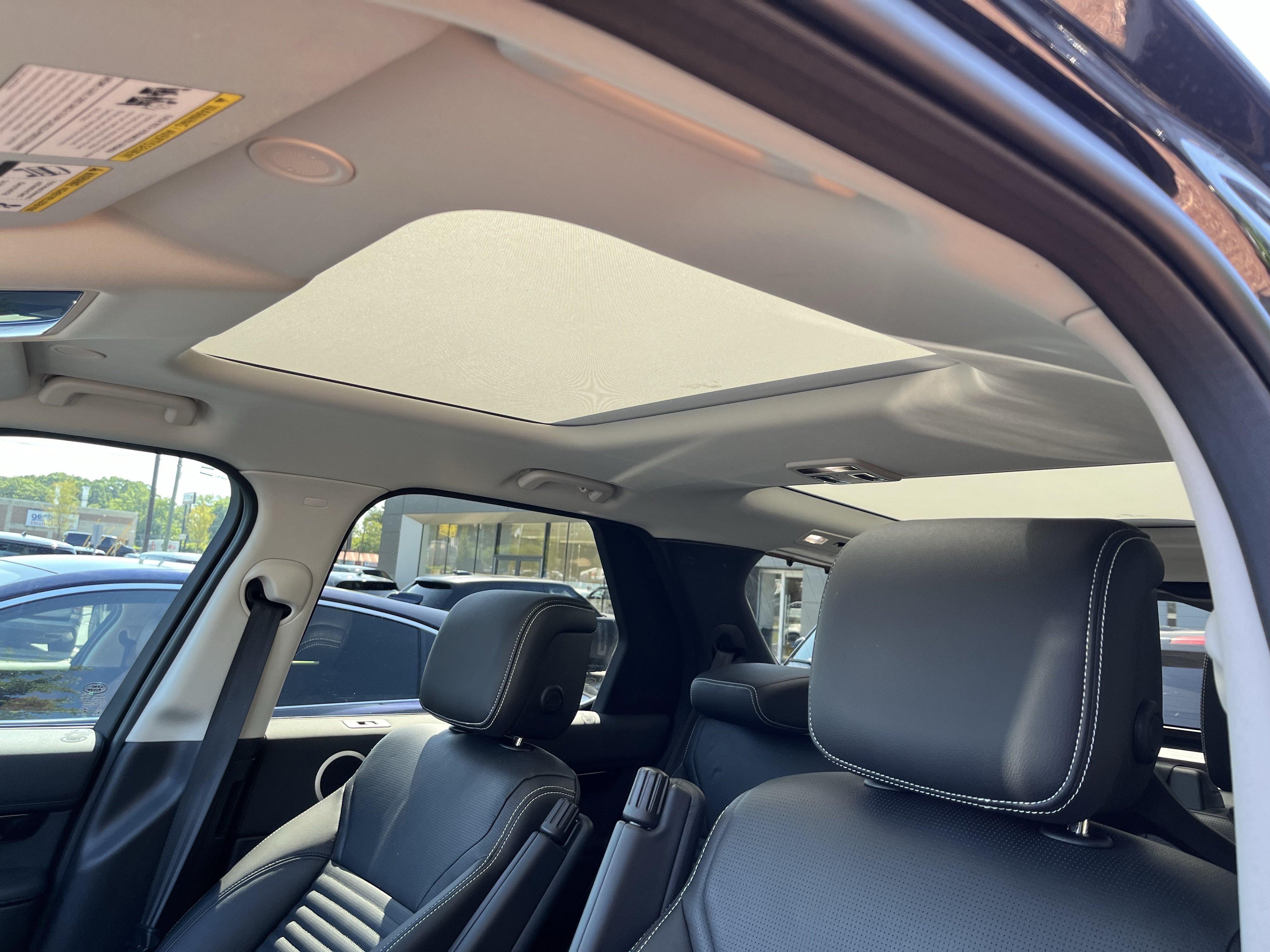 Certified 2024 Land Rover Discovery S AWD/4WD image 19