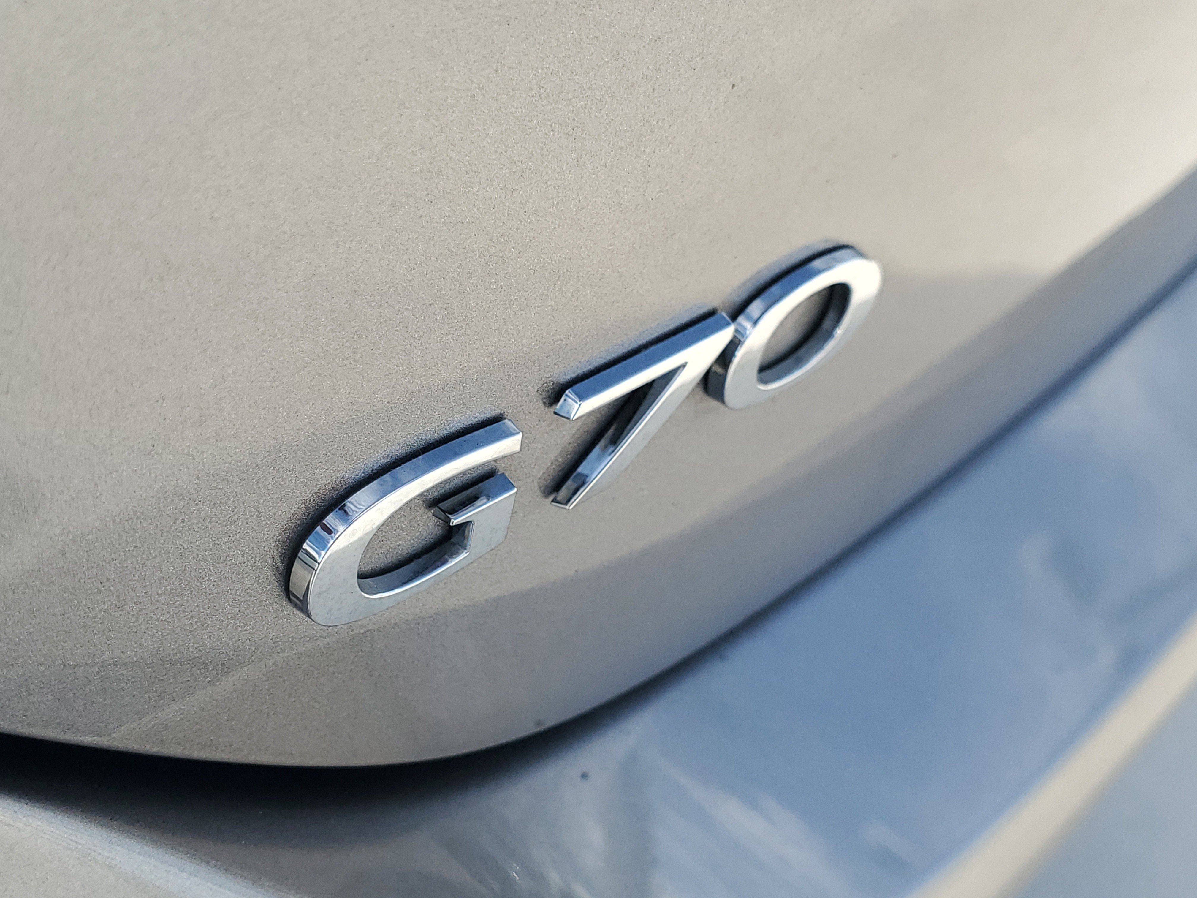 Used 2025 Genesis G70 2.5T image 13
