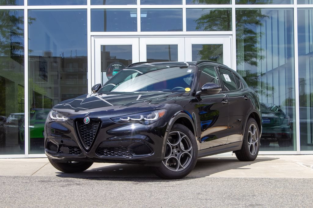New 2025 Alfa Romeo Stelvio Sprint AWD/4WD image 1