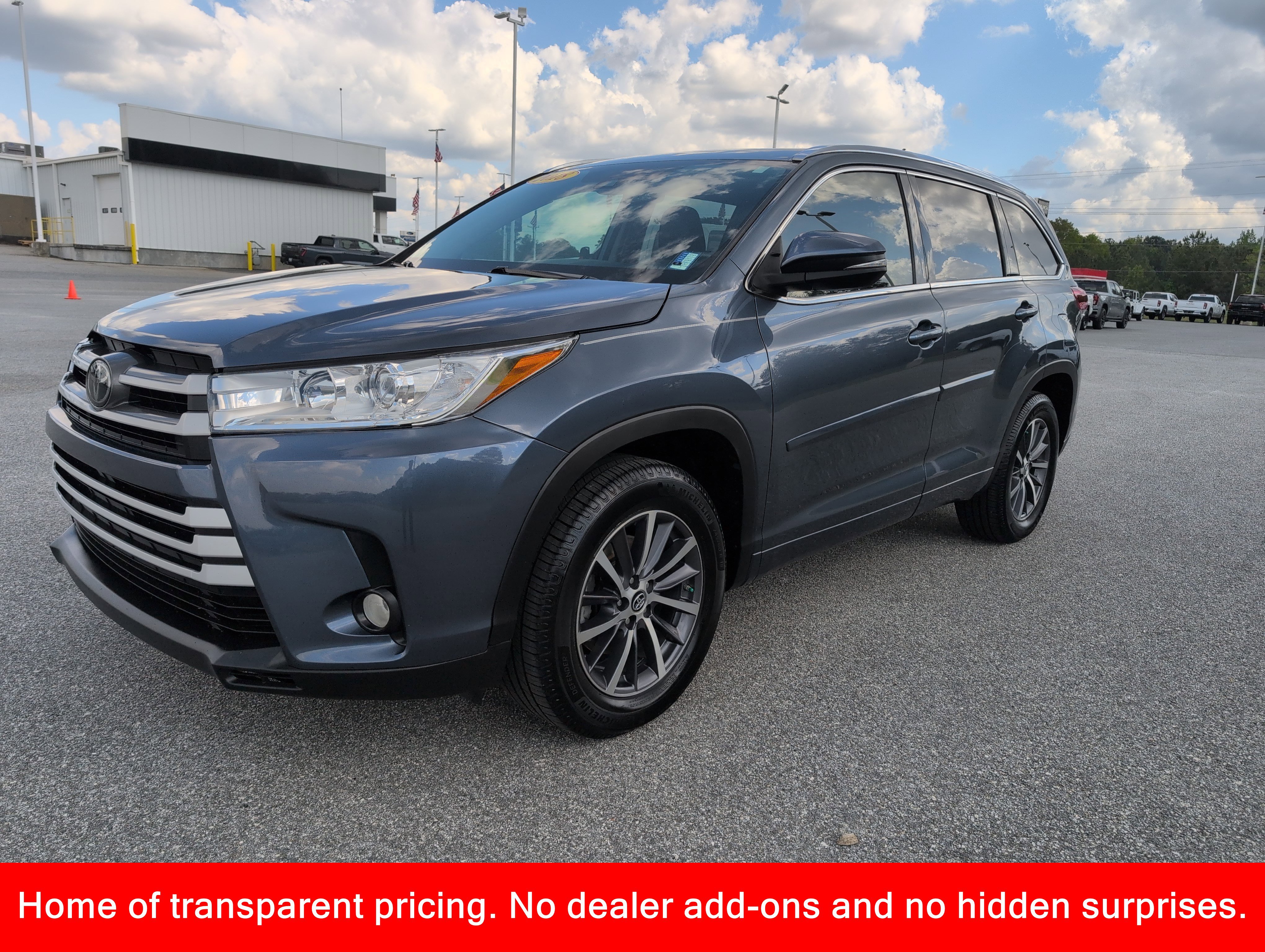 Used 2018 Toyota Highlander XLE image 1