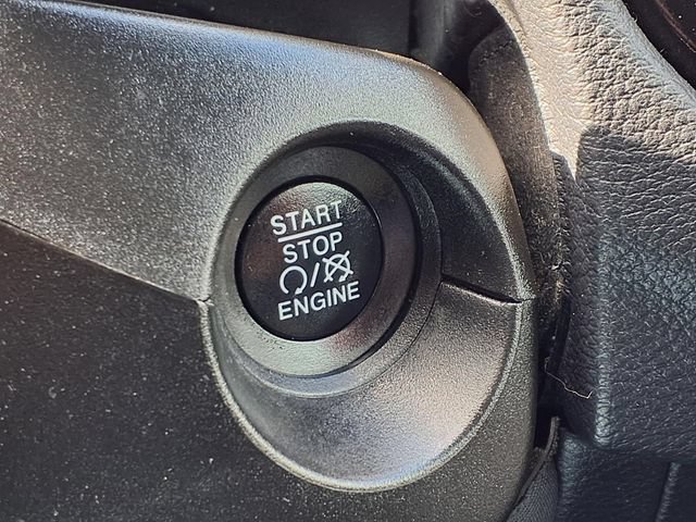 Used 2019 Jeep Compass Latitude FWD image 17