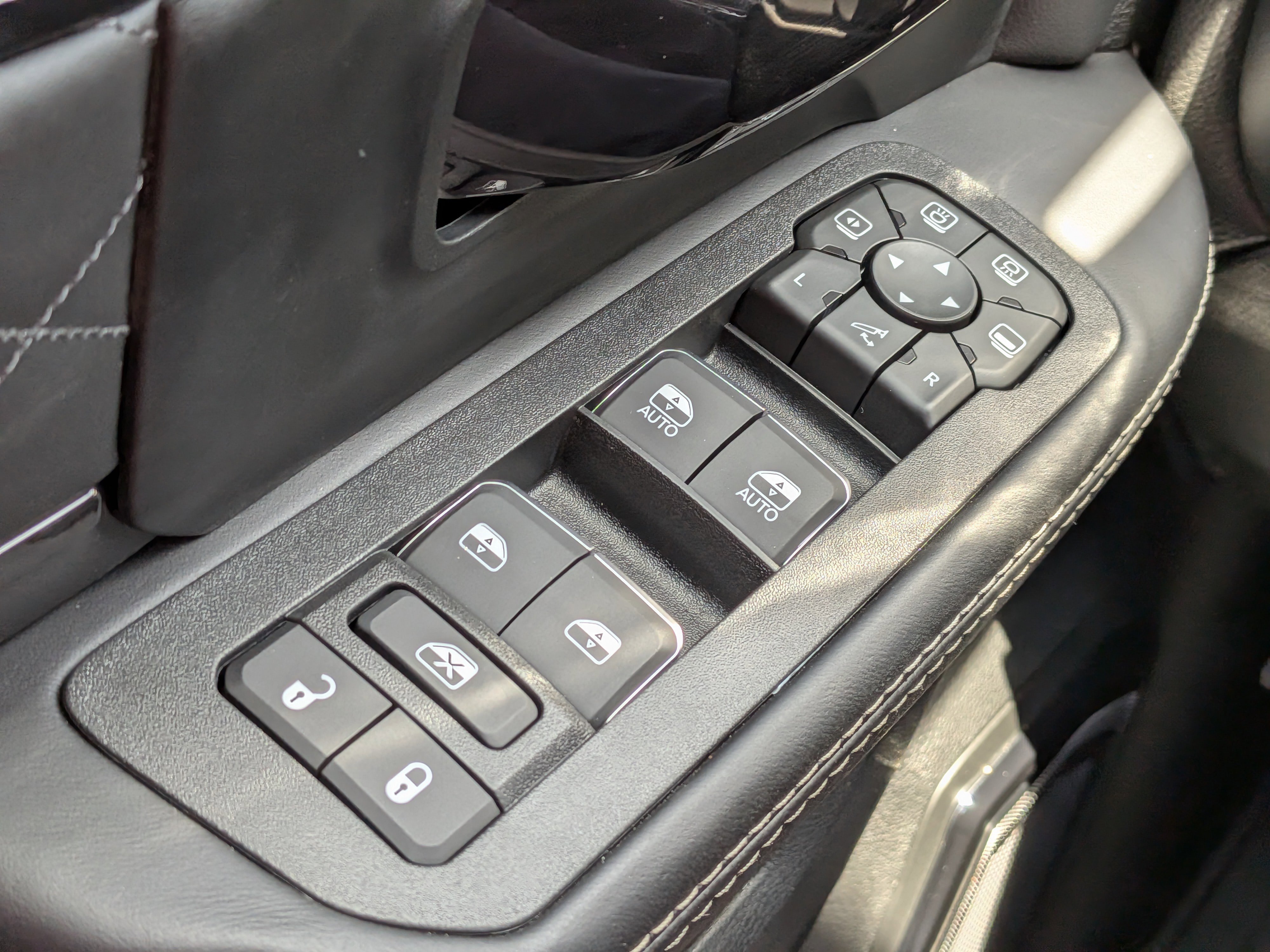New 2026 RAM 3500 Limited AWD/4WD image 24