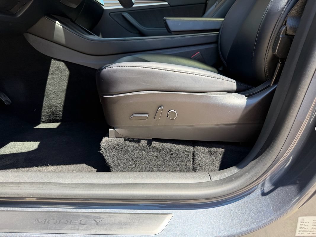 Used 2023 Tesla Model Y Long Range AWD/4WD image 25