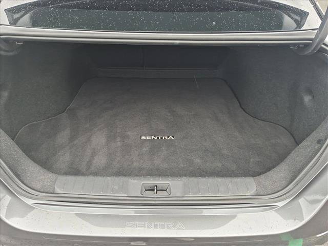 Used 2023 Nissan Sentra SR w/ Midnight Edition Package FWD image 6