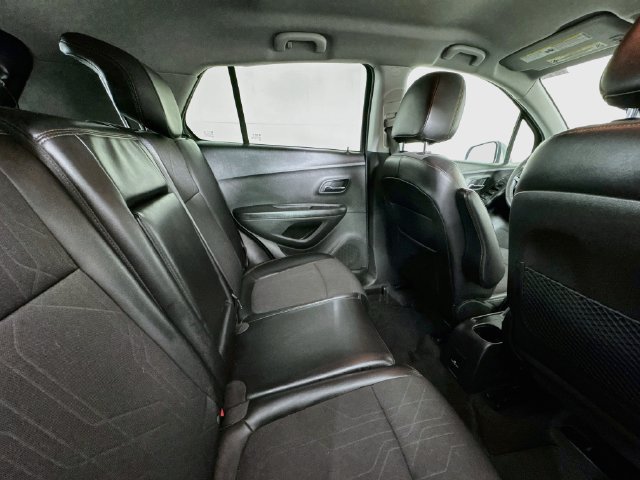 Used 2019 Chevrolet Trax LT w/ LT Convenience Package FWD image 24