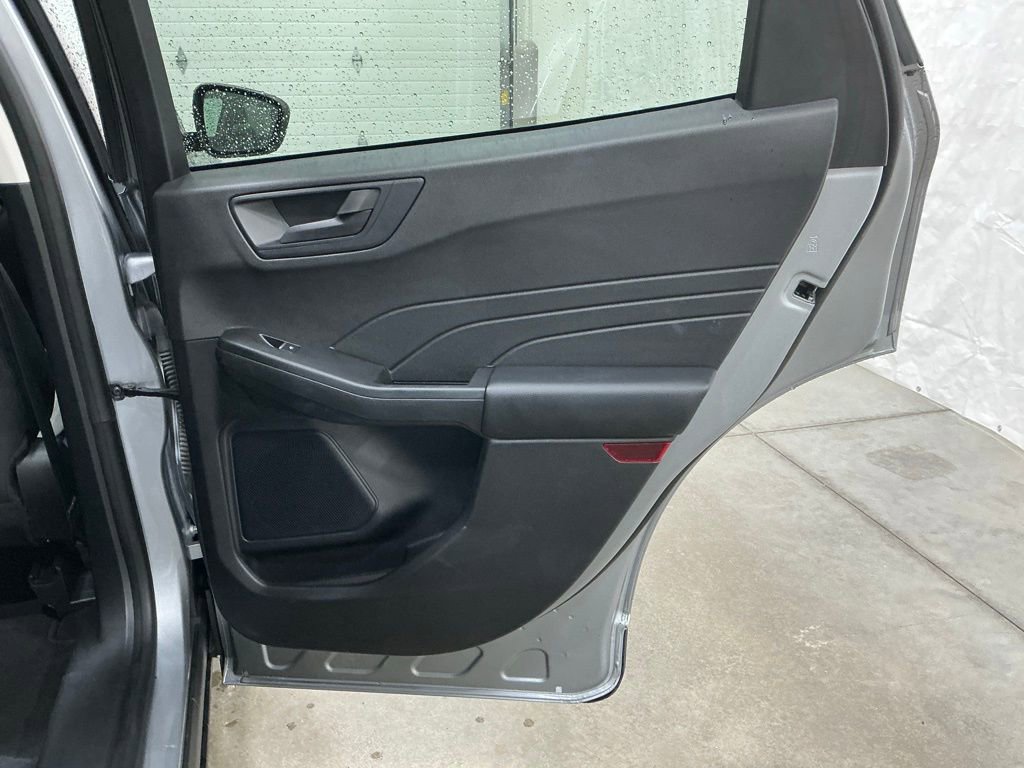 Used 2022 Ford Escape SE image 28