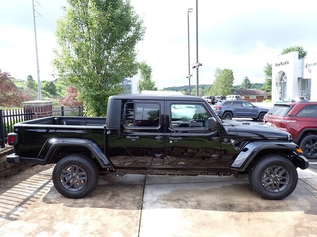 New 2025 Jeep Gladiator Sport AWD/4WD image 6