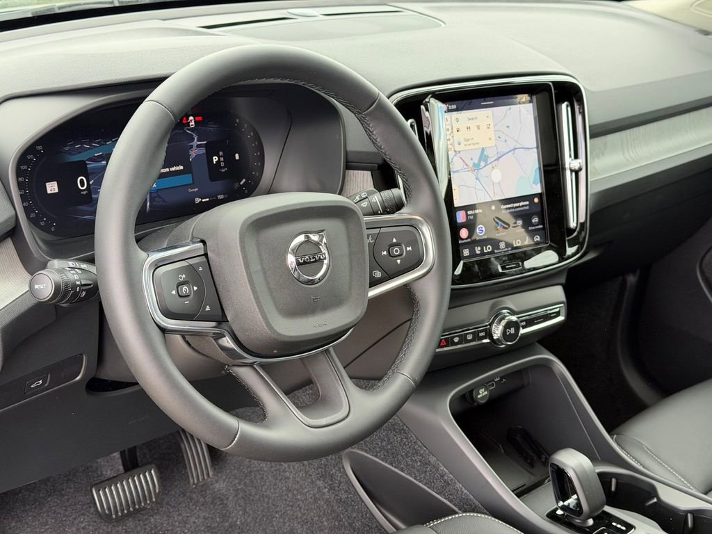 New 2026 Volvo XC40 B5 Core w/ Climate Package AWD/4WD image 15